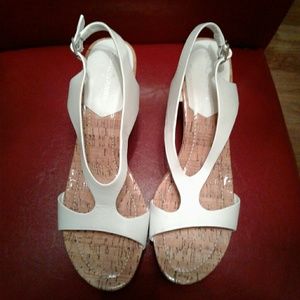 Brand New Donald J Pliner White Stacked Shoes...